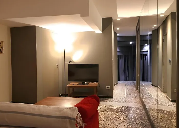 Maison Xxv Aprile By M3trocubo *